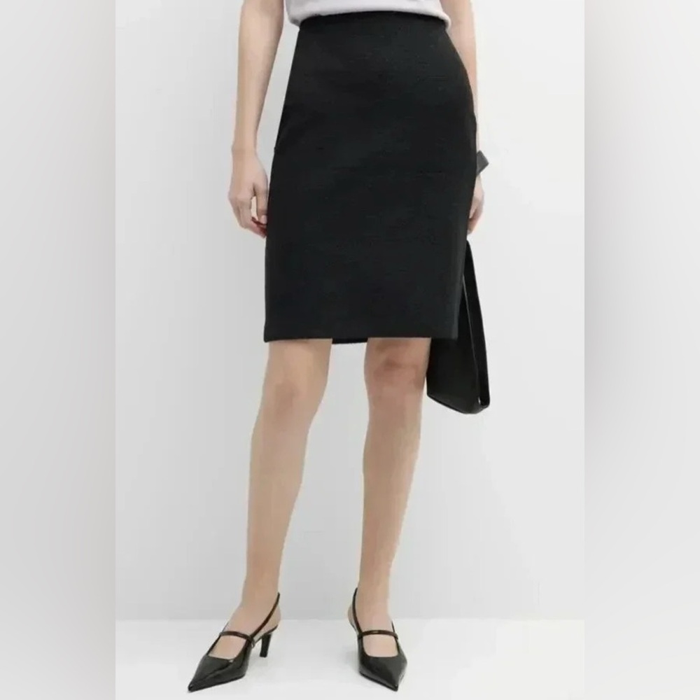 St. John Black Santana Knit Midi Pencil Skirt Size 6 Office Career Fall Winter